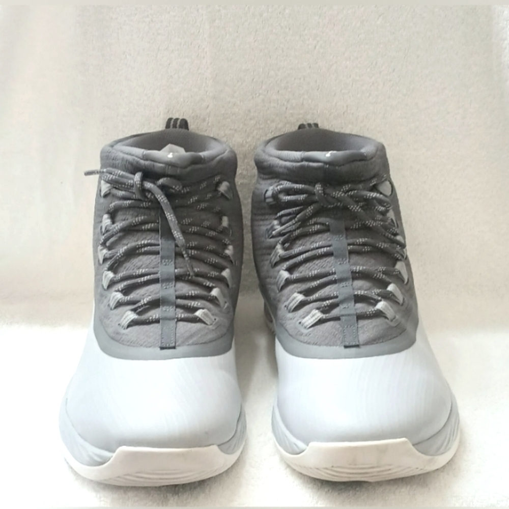 Rare Jordan Authentic Sneaker Close-out Men's Size 16β Shoe Clearance